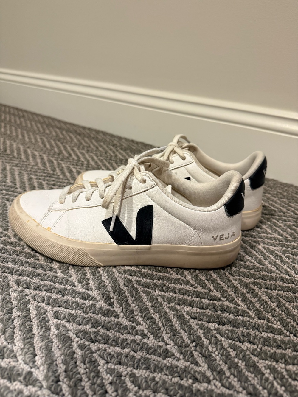 Women’s VEJA size 8